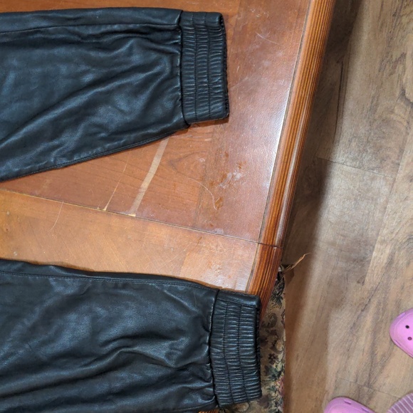 ZARA WOMEN'S PREMIUM COLLECTION-BLACK RIB LEATHER PANTS (MEDIUM) - Picture 2 of 9